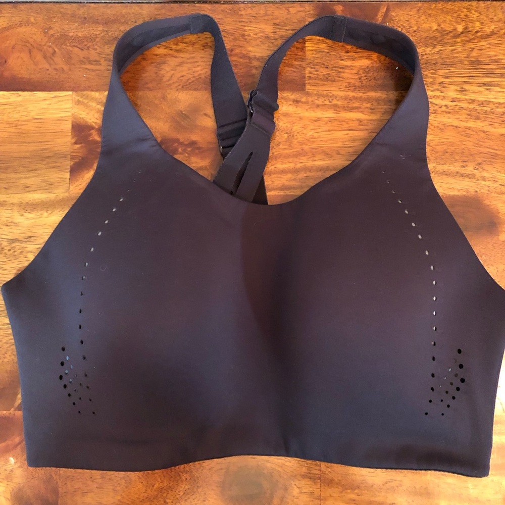 Lululemon Black Sports Bra 3 buckle Size 32 DDD - very good condition!